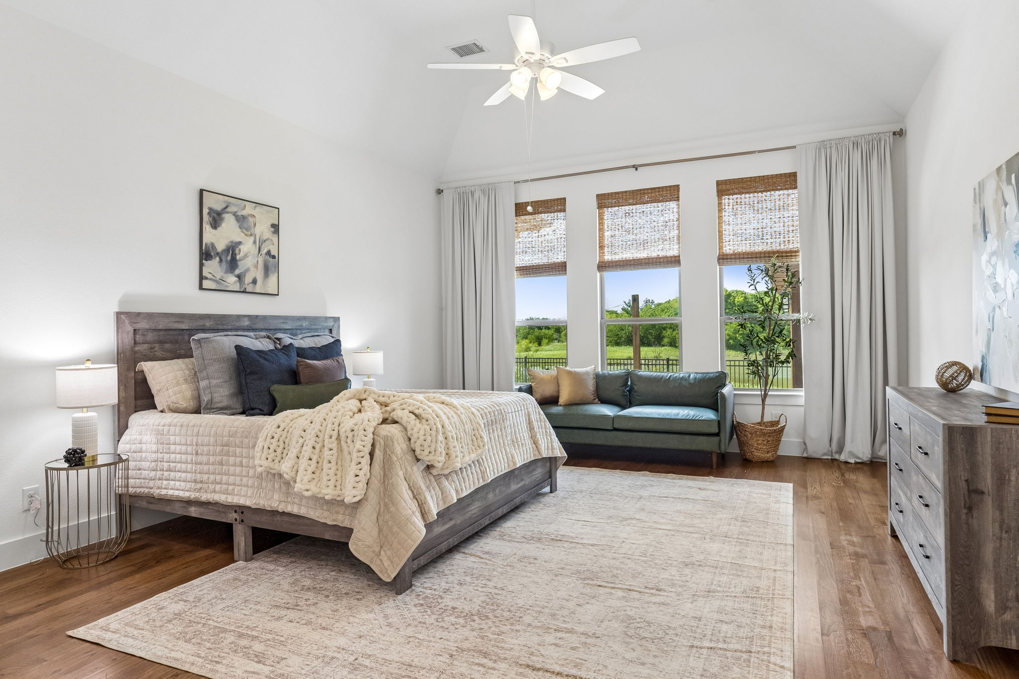 3300Crescent_025