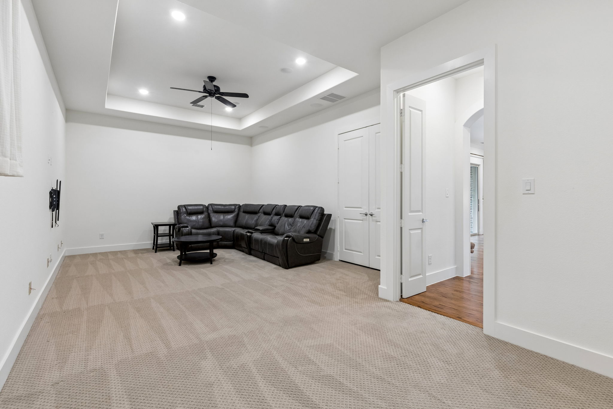 3300Crescent_032