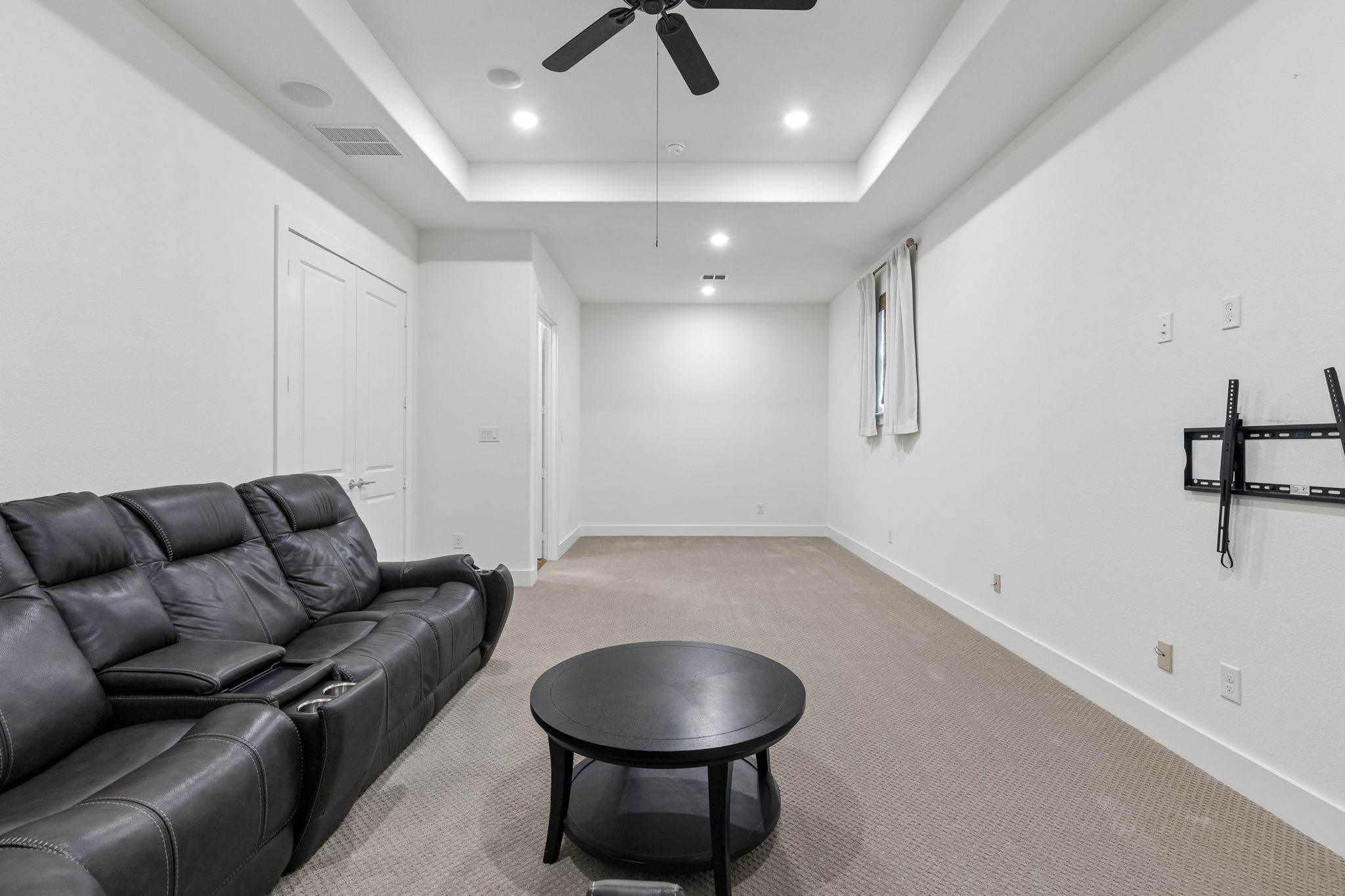 3300Crescent_033