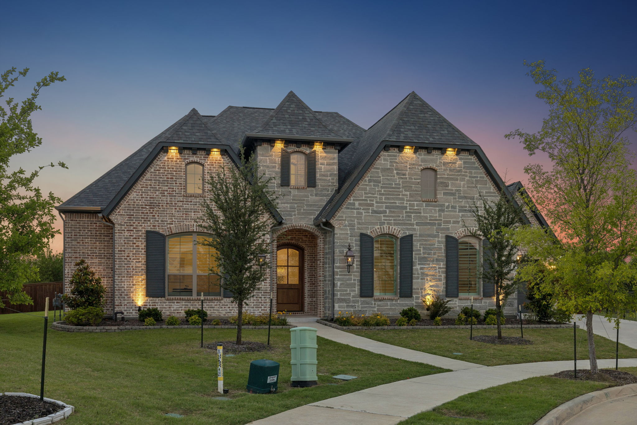 3300Crescent_002