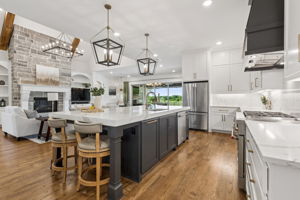 3300Crescent_020
