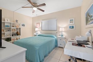 Guest Bedroom 1.jpg