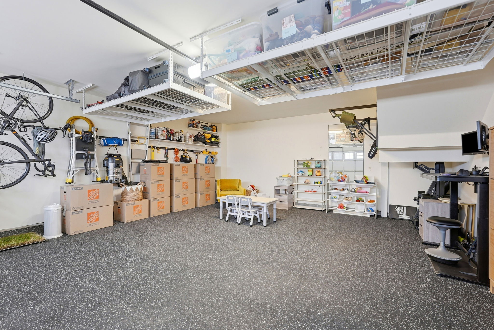 023_f8_3301 N Park Dr 2212