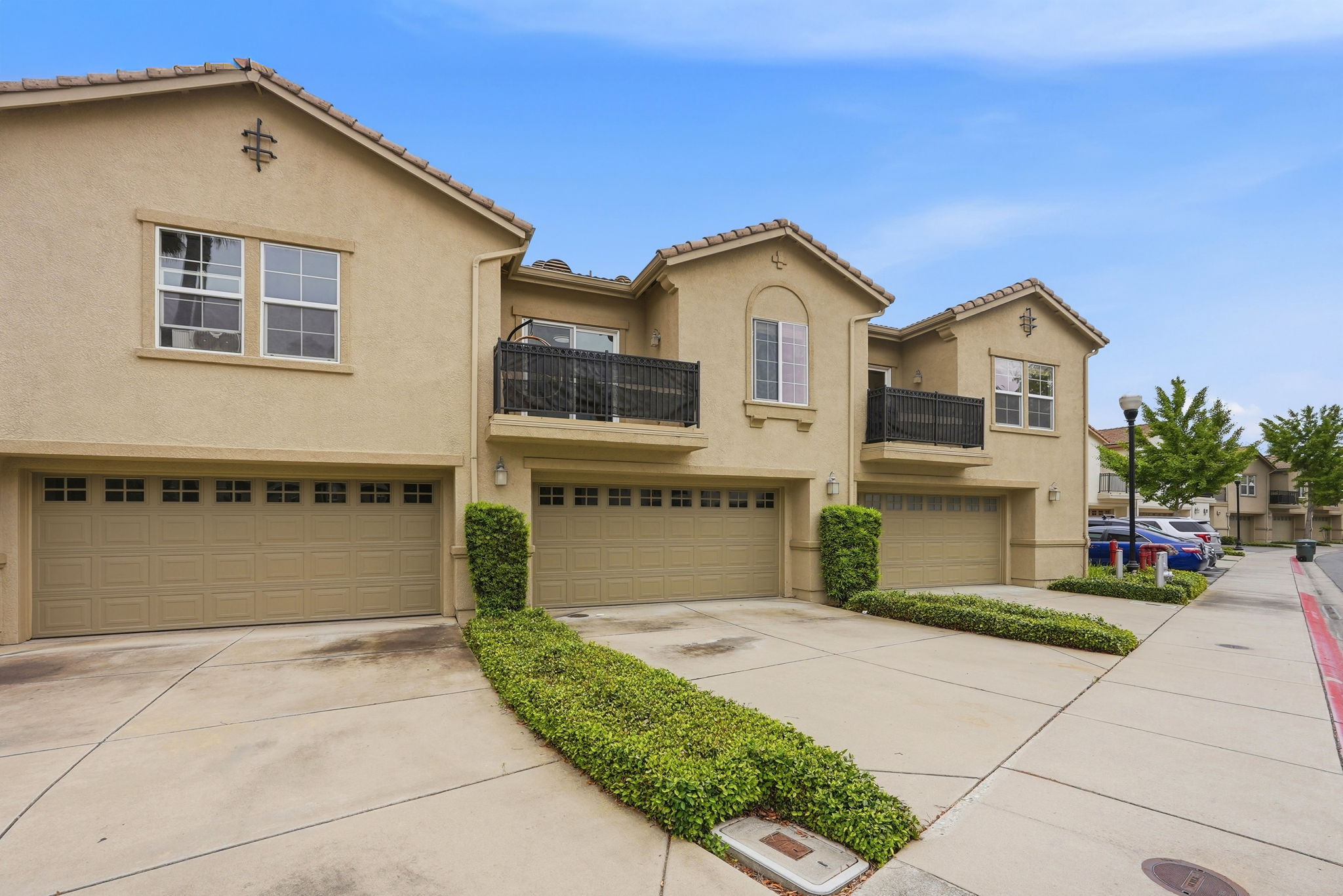 031_f8_3301 N Park Dr 2212