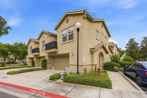 002_f8_3301 N Park Dr 2212