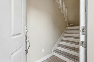 004_f8_3301 N Park Dr 2212