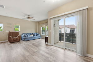 005_f8_3301 N Park Dr 2212