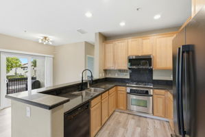 010_f8_3301 N Park Dr 2212