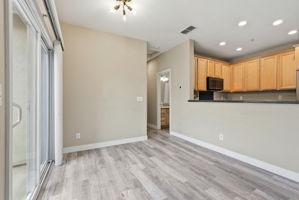 014_f8_3301 N Park Dr 2212