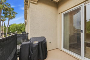 027_f8_3301 N Park Dr 2212