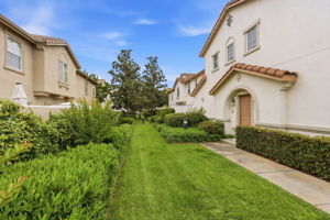 028_f8_3301 N Park Dr 2212