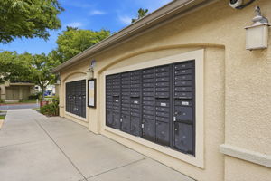 032_f8_3301 N Park Dr 2212