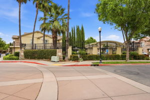 038_f8_3301 N Park Dr 2212