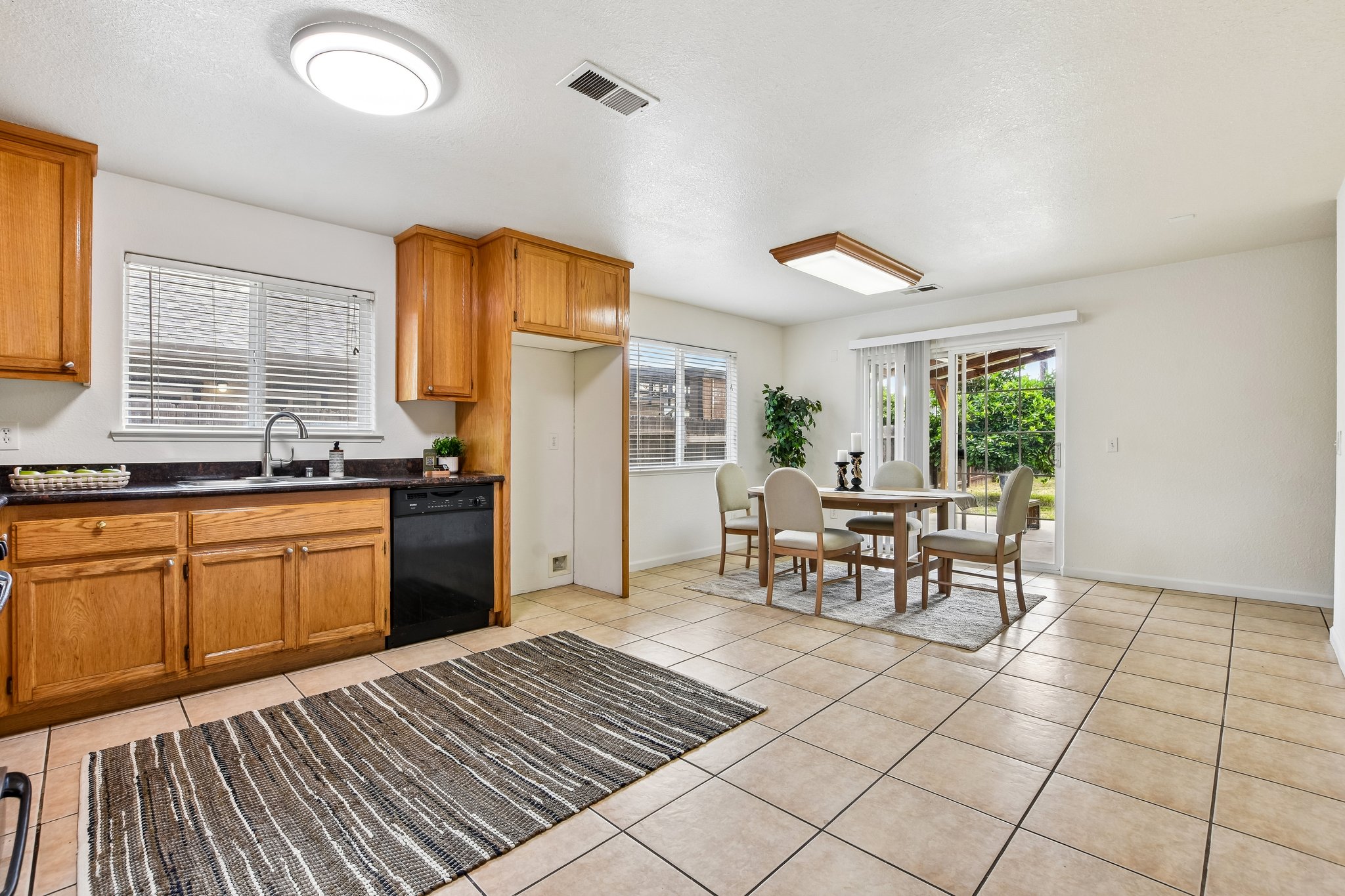 19th Ave-S2504-015.jpg