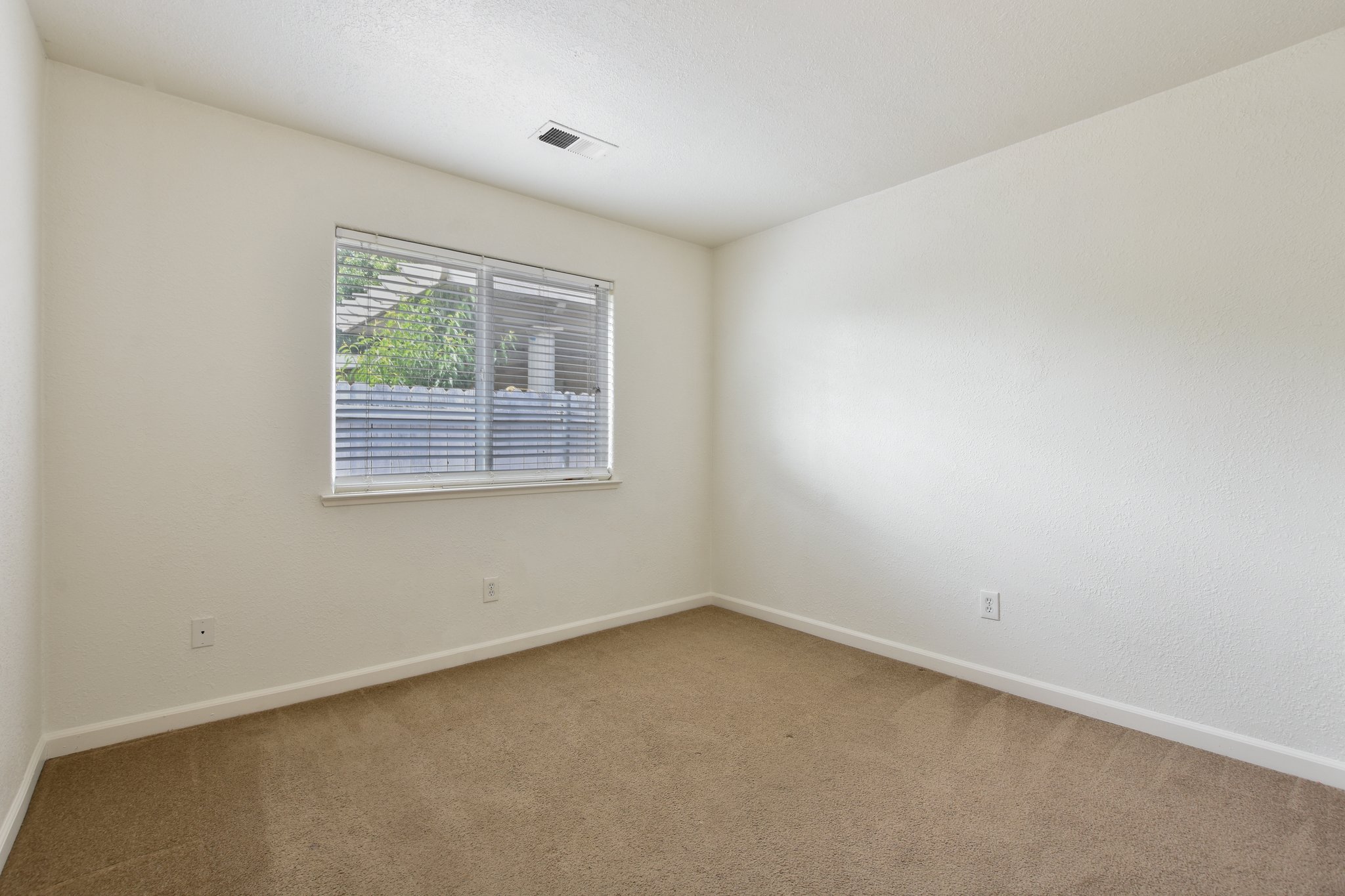 19th Ave-S2504-024.jpg