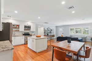W Beaumont St-2404-018.jpg