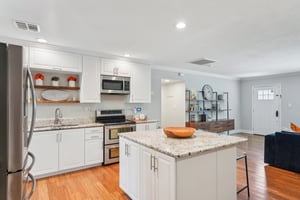 W Beaumont St-2404-020.jpg