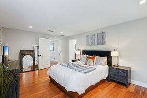 W Beaumont St-2404-036.jpg