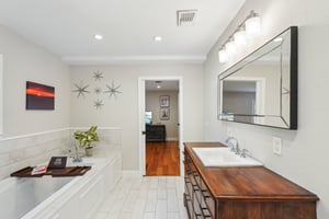 W Beaumont St-2404-042.jpg