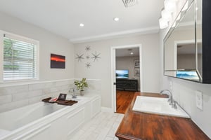 W Beaumont St-2404-043.jpg