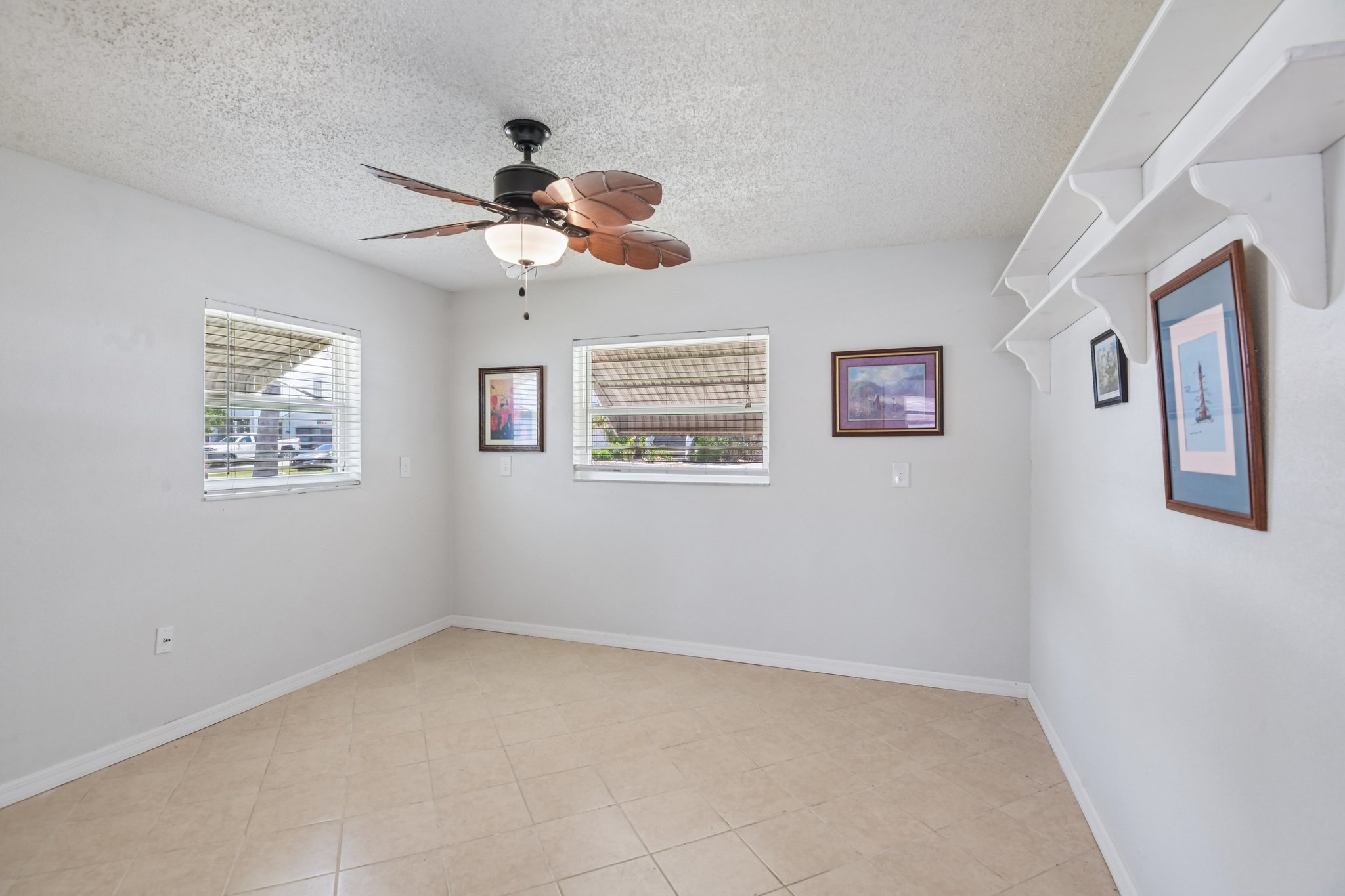 Minnow Creek Dr-S0905-016.jpg