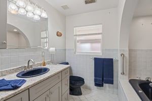 Minnow Creek Dr-S0905-019.jpg
