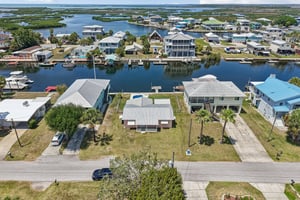 Minnow Creek Dr-S0905-044.jpg