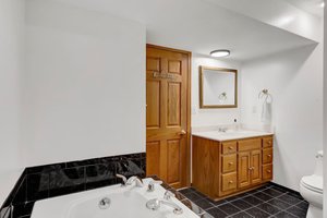 3303 Red Oak Cir S, Burnsville, MN 55337, USA Photo 29