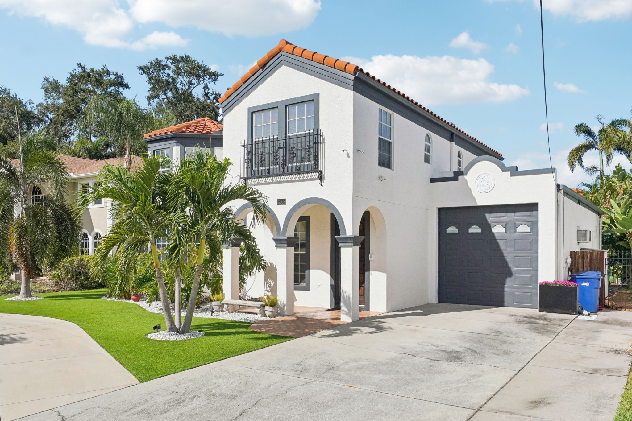 W Lawn Ave-S1111-004