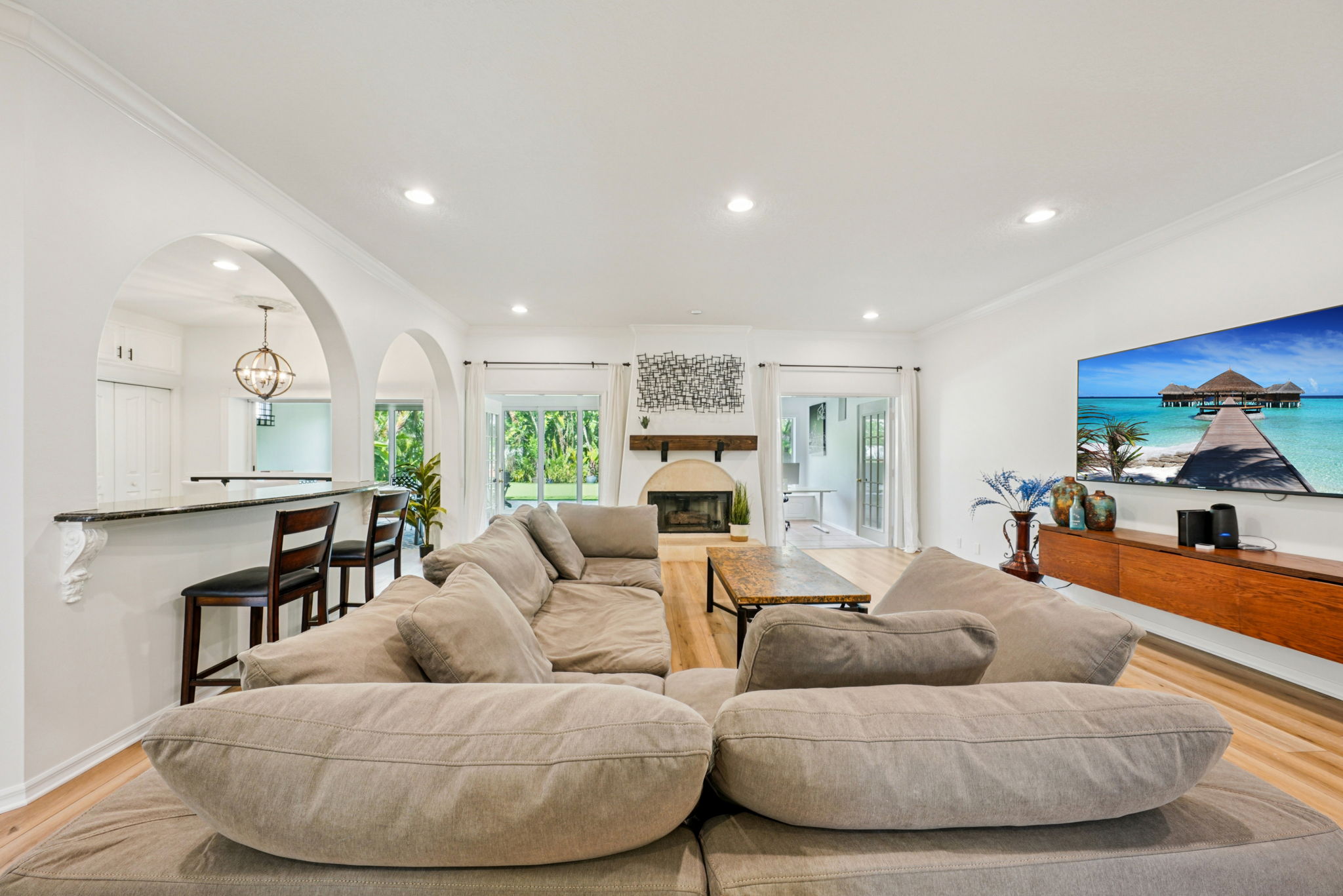 W Lawn Ave-S1111-011