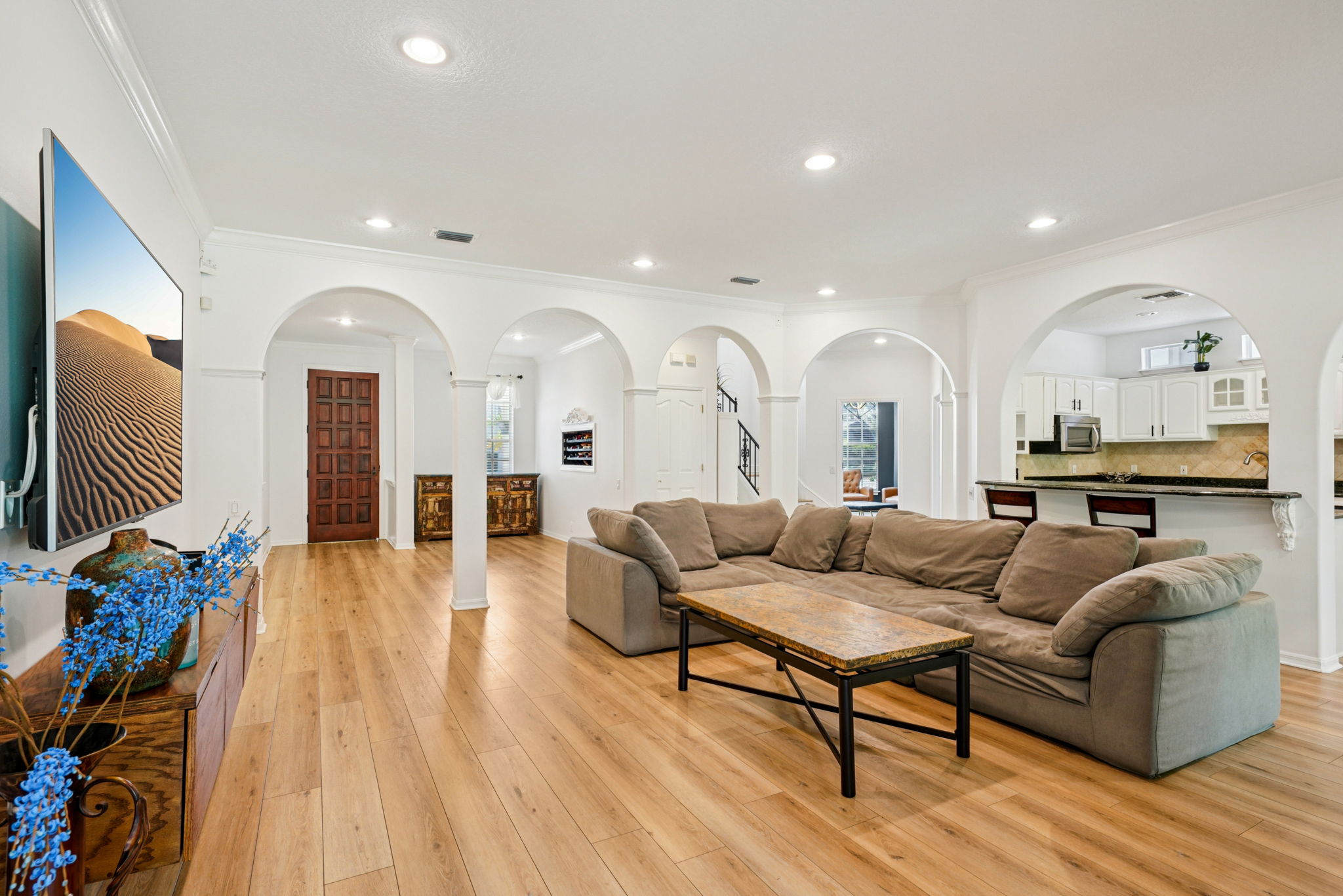 W Lawn Ave-S1111-015