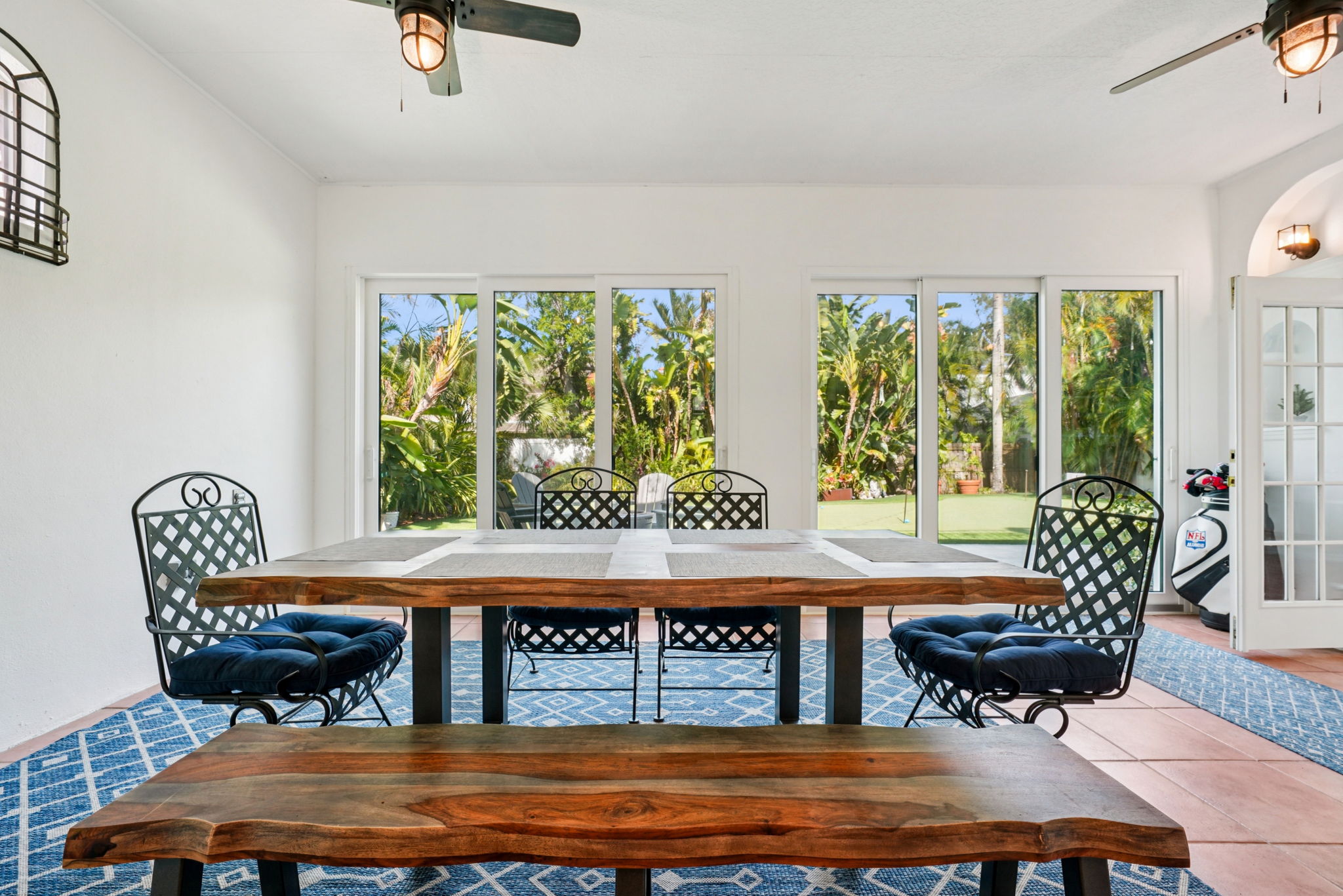 W Lawn Ave-S1111-025