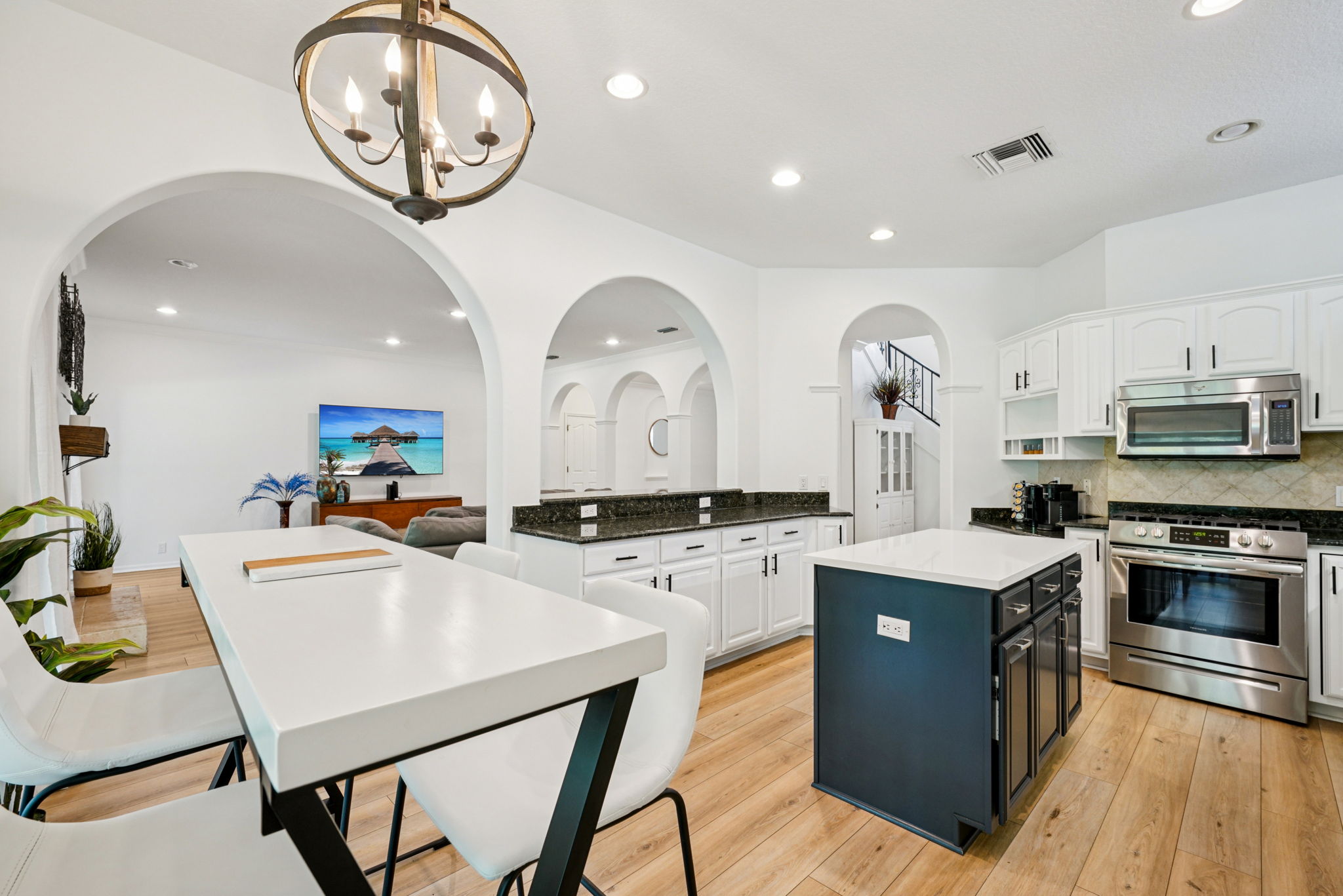 W Lawn Ave-S1111-041