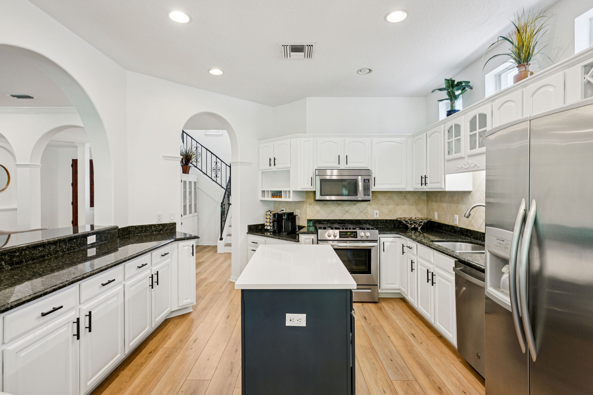 W Lawn Ave-S1111-042