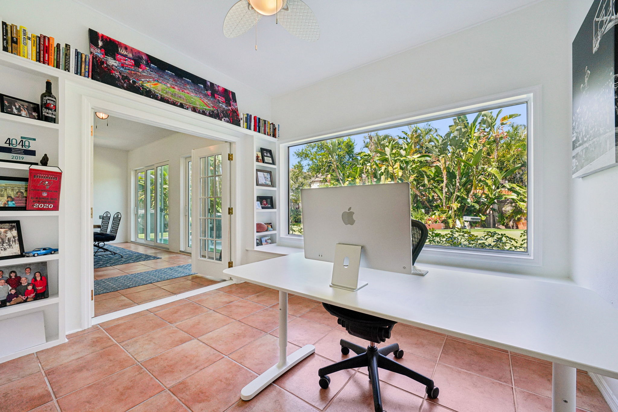 W Lawn Ave-S1111-048