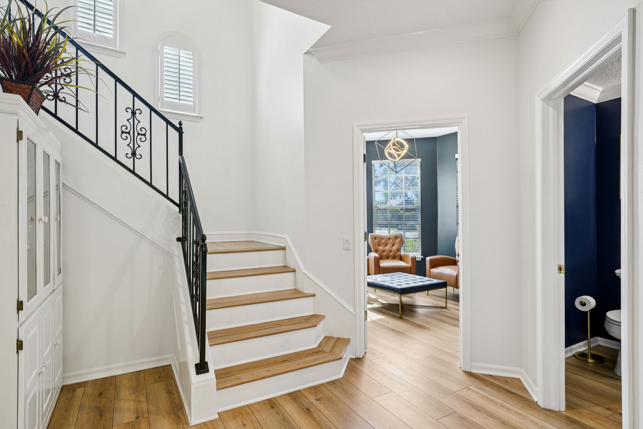 W Lawn Ave-S1111-051