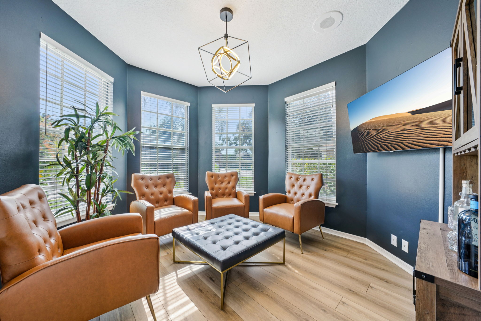 W Lawn Ave-S1111-054