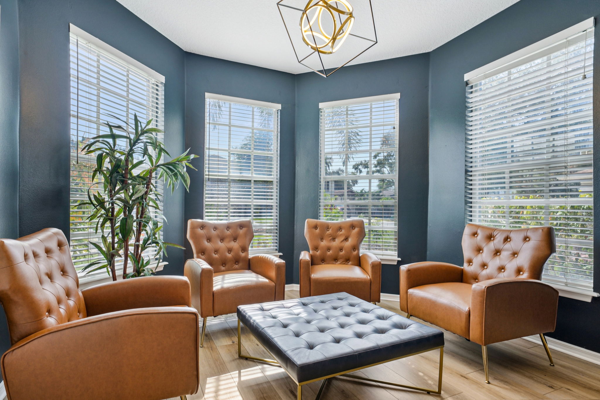 W Lawn Ave-S1111-055