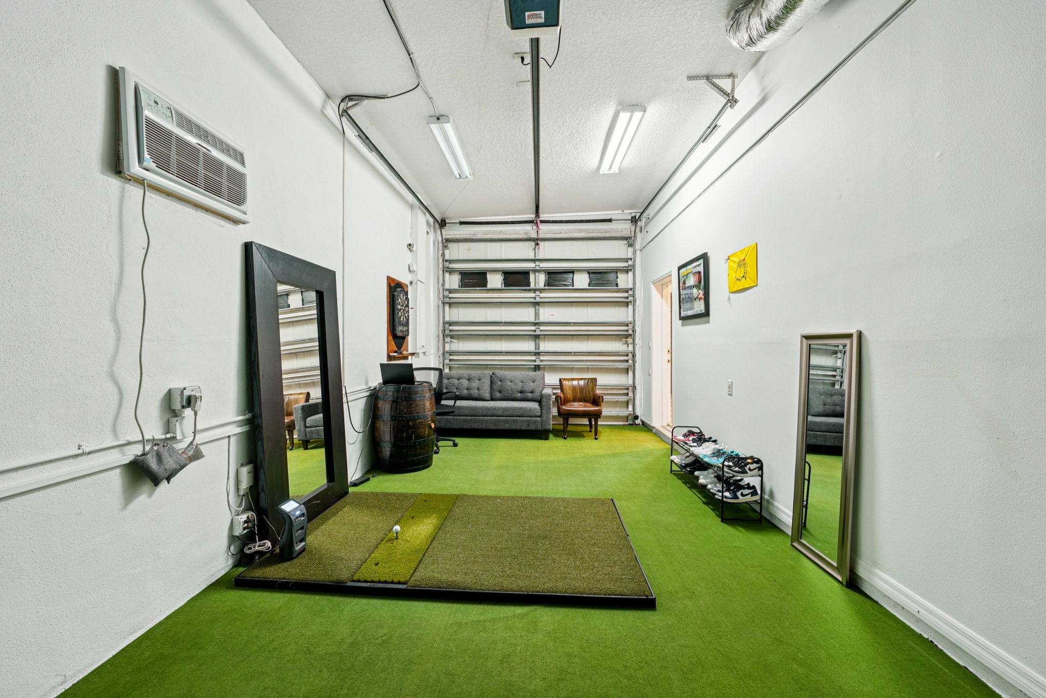 W Lawn Ave-S1111-058