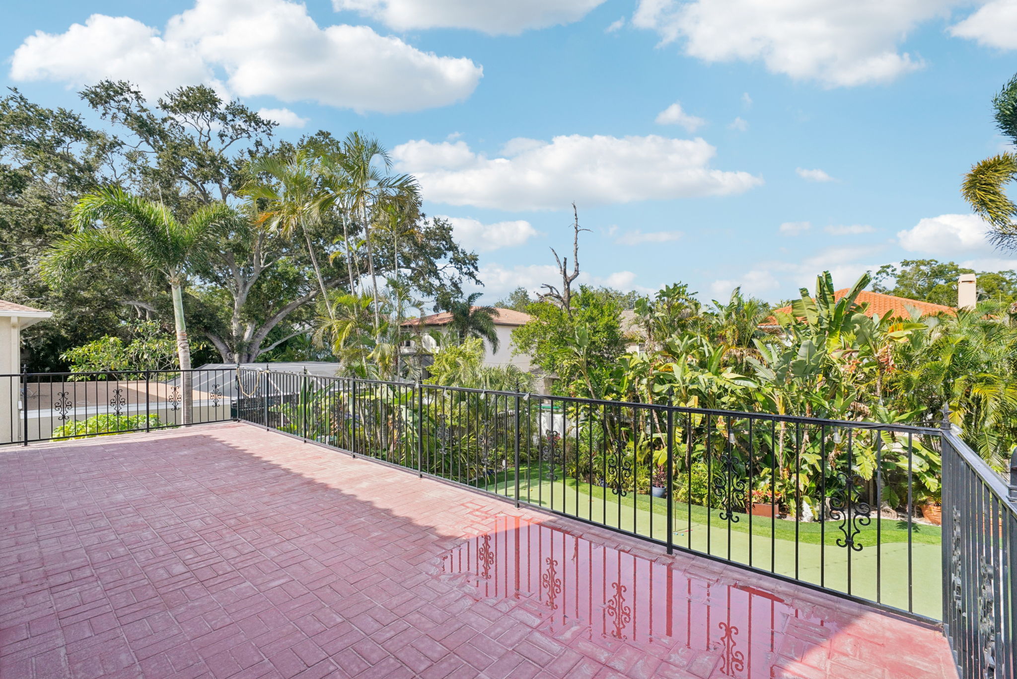 W Lawn Ave-S1111-091