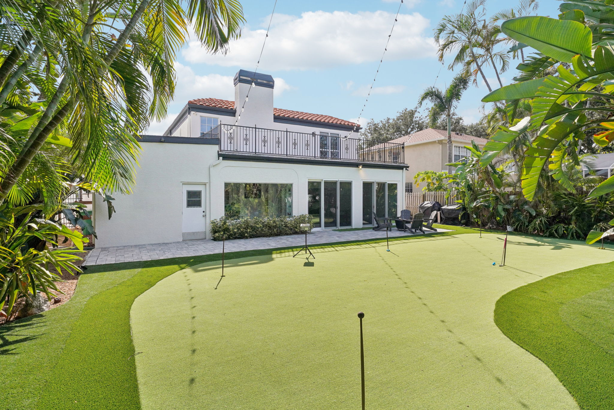 W Lawn Ave-S1111-098