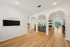 W Lawn Ave-S1111-006