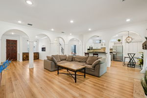 W Lawn Ave-S1111-014