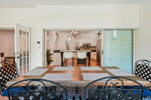 W Lawn Ave-S1111-024