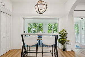 W Lawn Ave-S1111-028