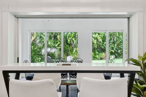 W Lawn Ave-S1111-029