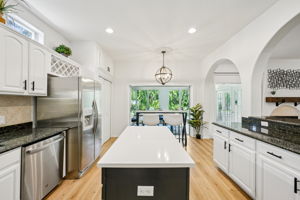 W Lawn Ave-S1111-035