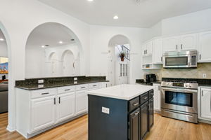 W Lawn Ave-S1111-039