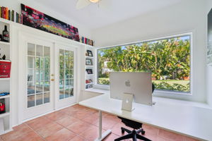 W Lawn Ave-S1111-045