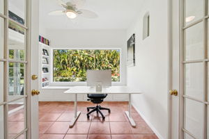 W Lawn Ave-S1111-047